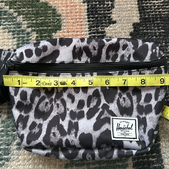 Herschel Supply Co snow leopard belt bag - Picture 6 of 6